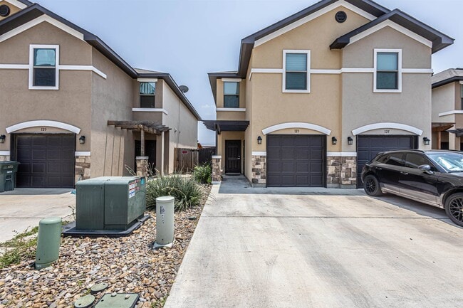 Building Photo - 123 Niagara Dr.