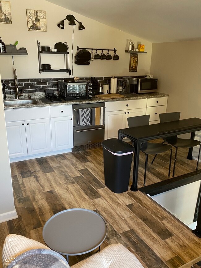 Photo - 1230 E Ohio St Unidad B