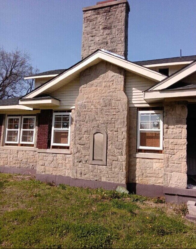 Photo - 1760 Foster Ave