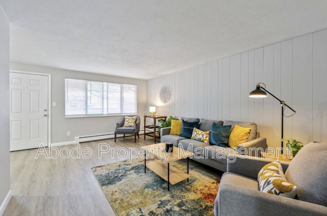Photo - 456 W 10th St