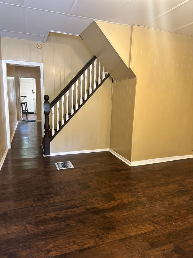 Photo - 1649 N Fulton Ave
