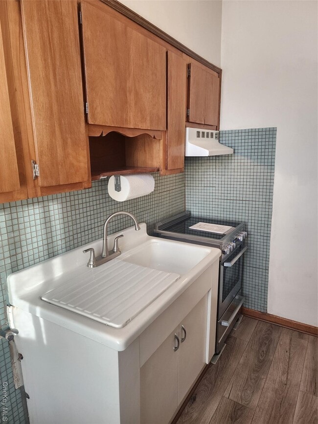 Photo - 229 Monitor St