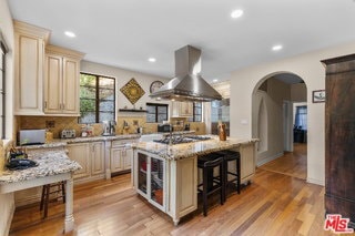 Photo - 2856 Glendower Ave
