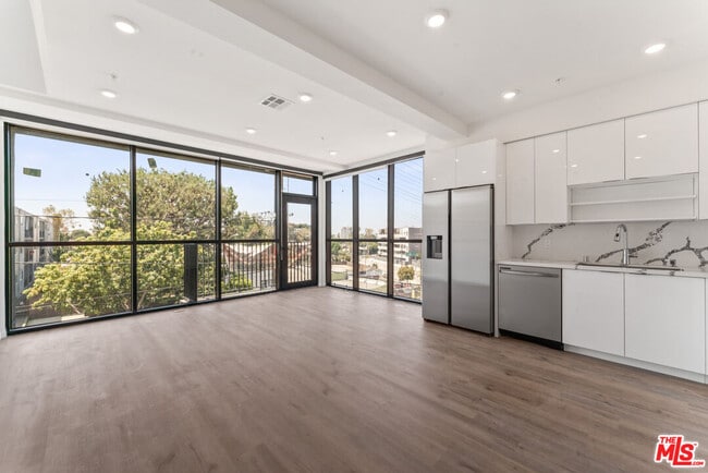 Photo - 3105 Bellevue Ave Unit 201