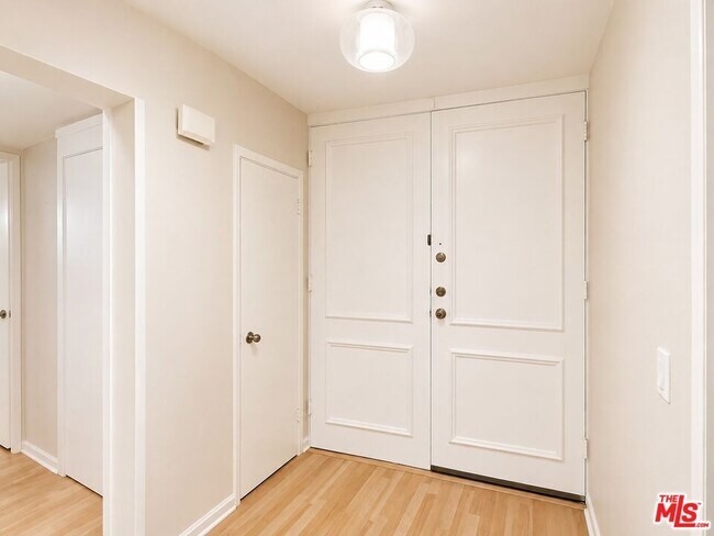 Photo - 5870 Green Valley Cir Unit 129
