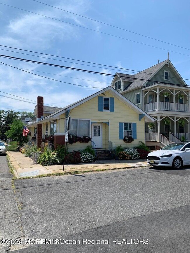 Photo - 140 Franklin Ave Townhome