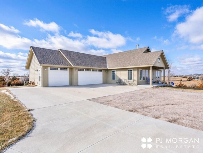 Photo - Tucked Away Yet Close to It All-Beautiful Elkhorn Rental has it all!