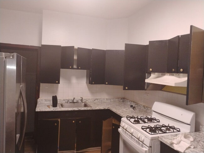 Photo - 142 S Union St