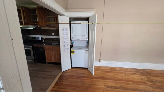 Washer Dryer Included - 210 S Logan St Unit 2