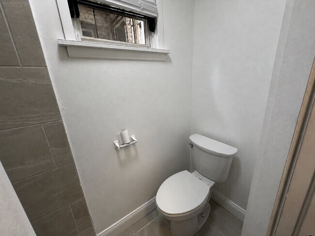 2022 W Ontario St Unit 2