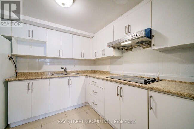 Photo - 5 Lockdare St