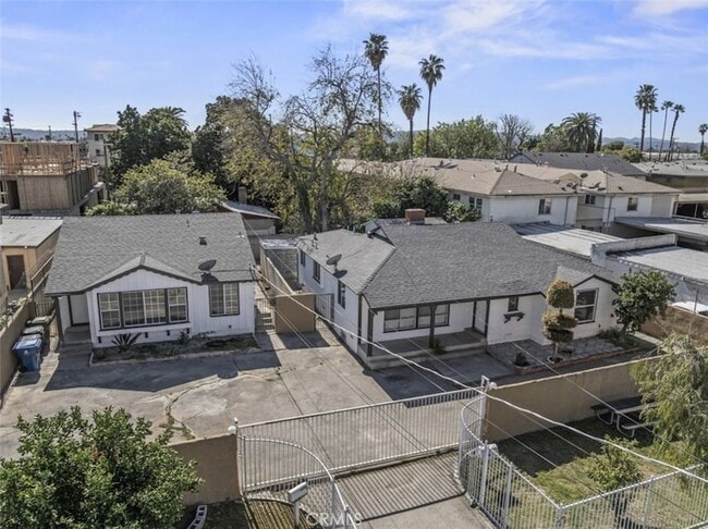 Building Photo - 14722 Strathern St