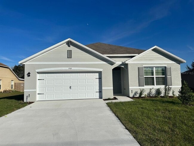 Building Photo - 709 Versailles Ln