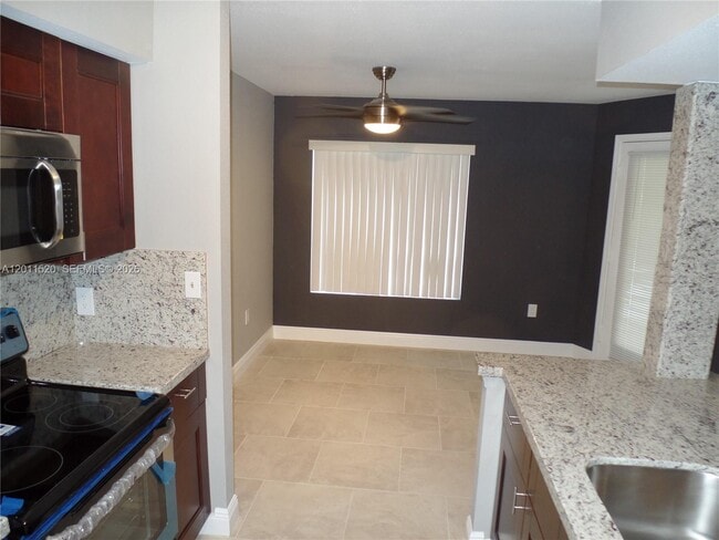 Photo - 2647 NW 33rd St Unit 2313