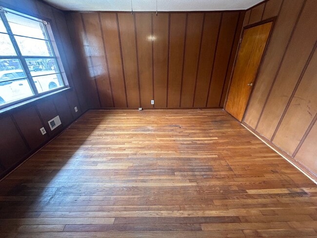 Photo - 3905 Persimmon St