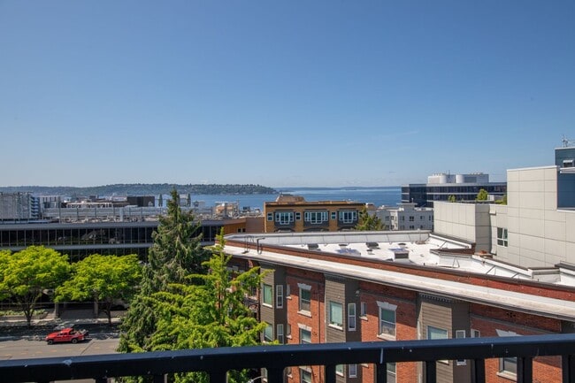 Building Photo - Matae Condominiums - Lower Queen Anne/Bell... Unit 603