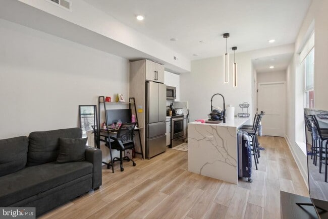 Building Photo - 3836 Haverford Ave Unit 5 Rental