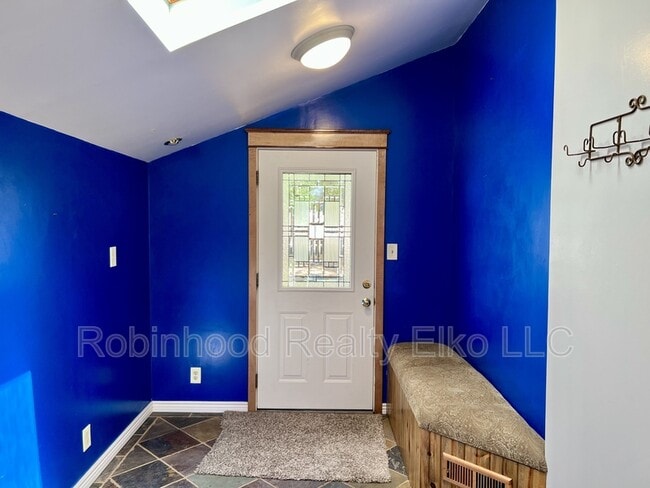 165 W Oak St Unit 1