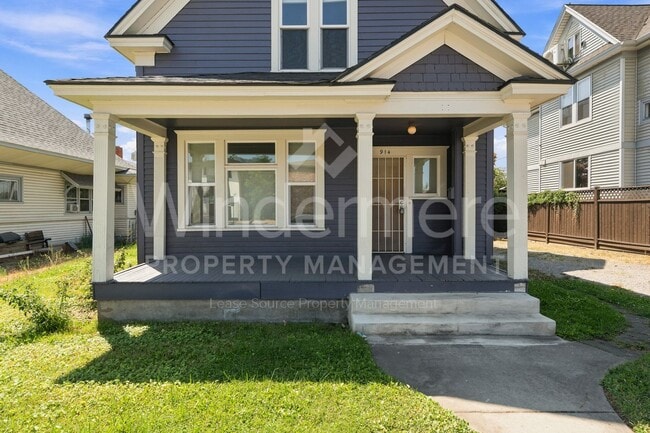 Building Photo - 5 Bedroom House Near Gonzaga