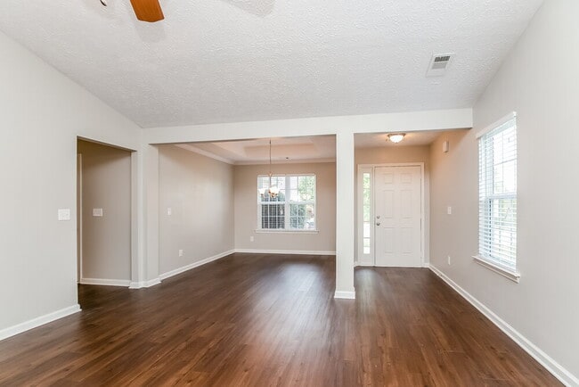 Photo - 1825 Neighborhood Walk