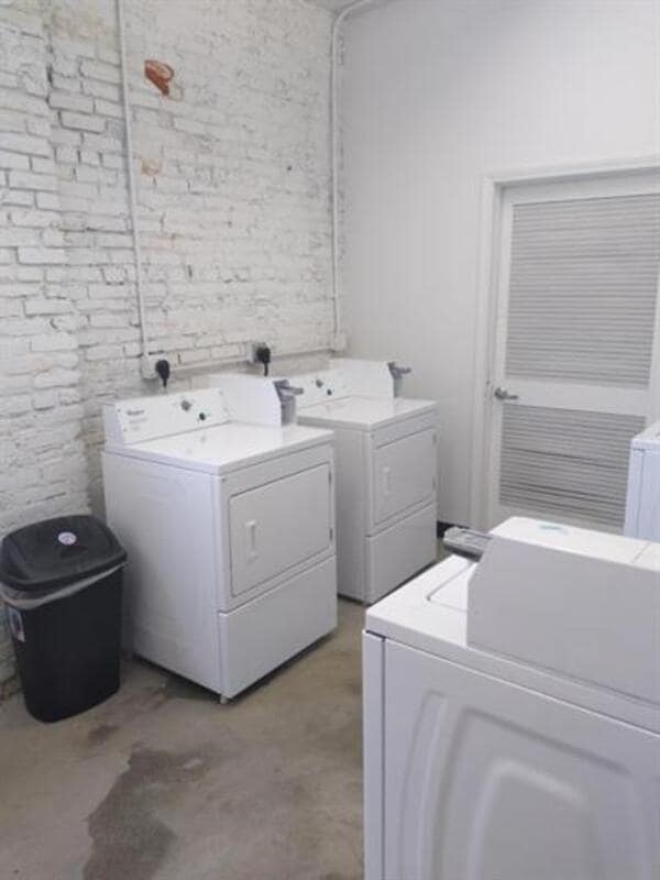 Building Photo - 427 N Brady St Unit 3