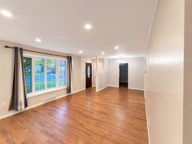 Photo - Brookhaven 4 Bedroom House with Deck