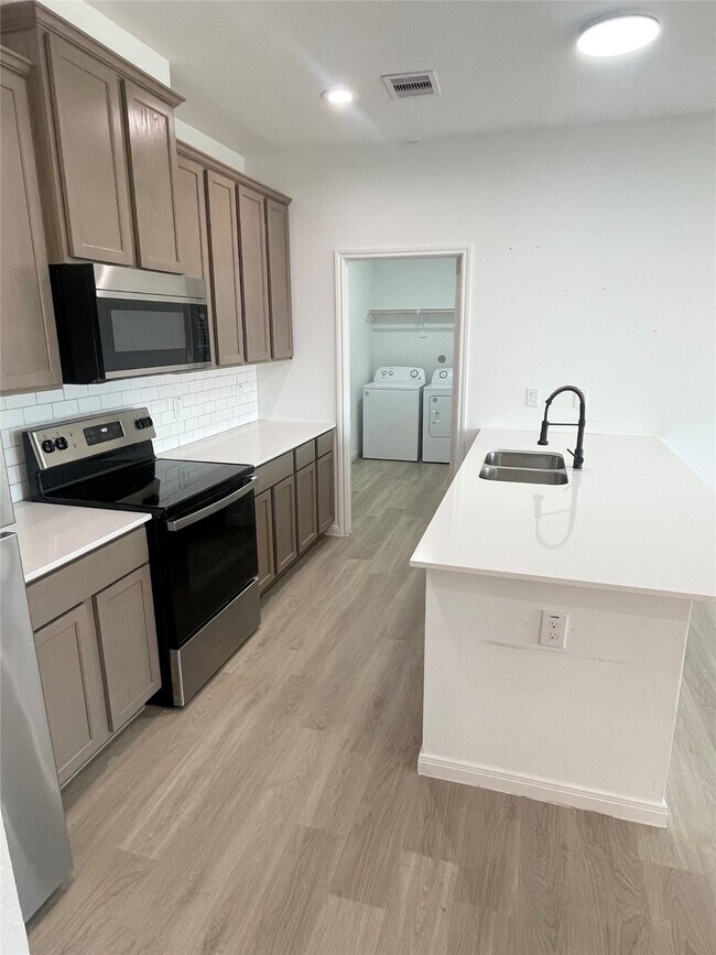 Photo - 802 West Loop