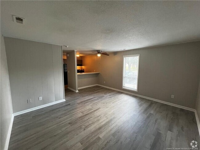 Building Photo - 5841 Century Oaks Dr Rental
