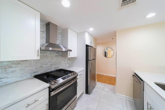 Photo - 920 Jefferson St Unit 506