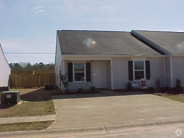 Building Photo - 1785 Summerwoods Ln Rental