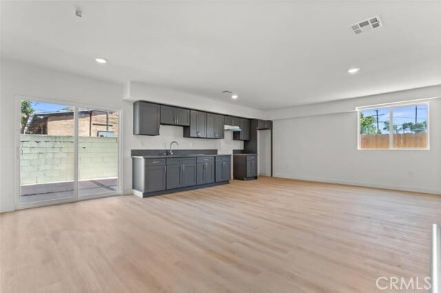 Photo - 707 W 80th St