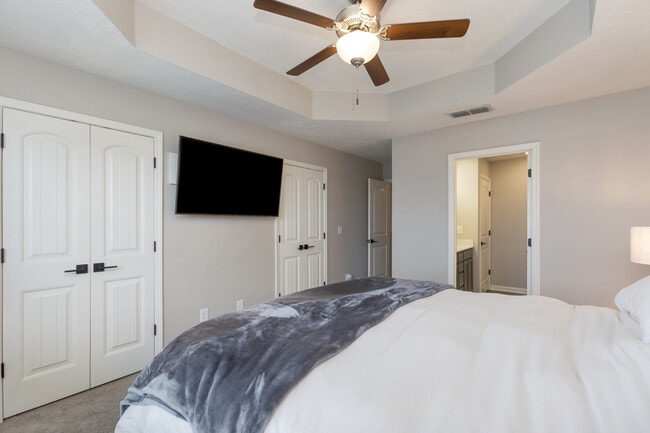 Photo - 774 Bradburn Village Way