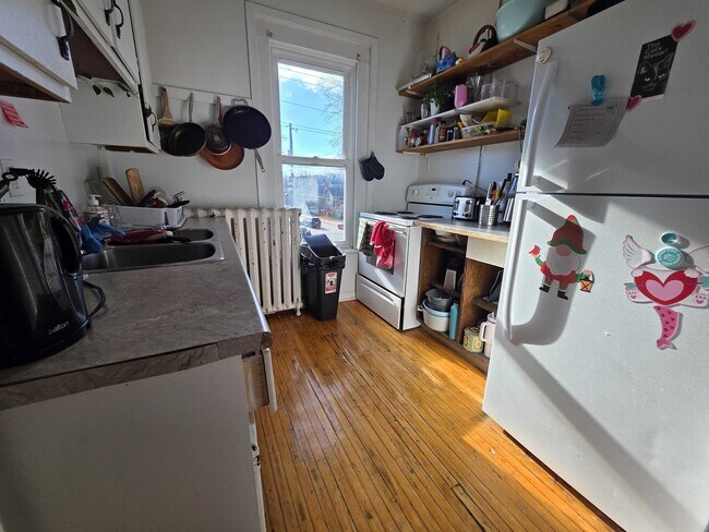 Photo - 493 Johnson St