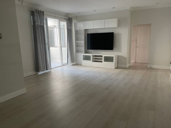 Photo - Spacious 1-bedroom 1-bath in a great compl...