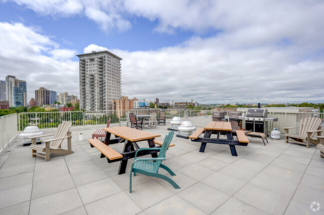 Building Photo - 1409 N Prospect Ave Unit 104 Rental