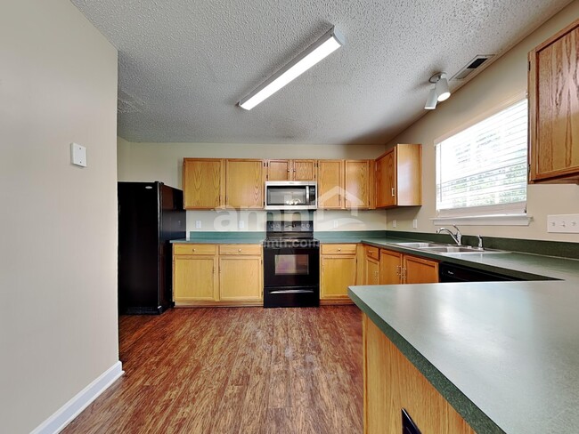 Photo - 4011 Cedarbark Dr