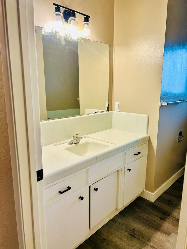 Photo - 285 Rutgers Ave