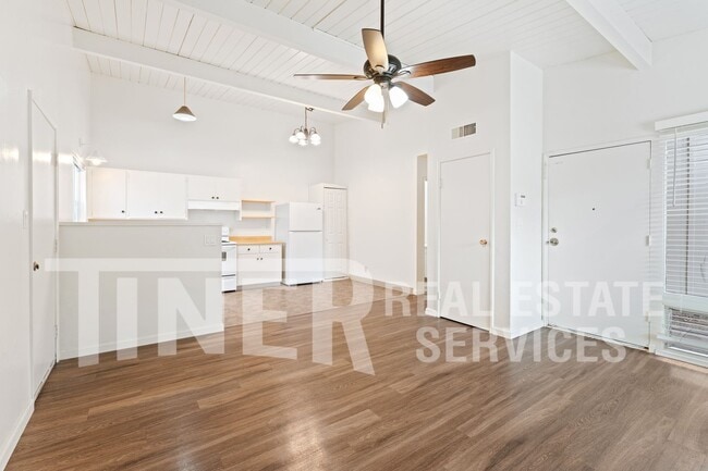 Photo - 1630 Cindy Cir