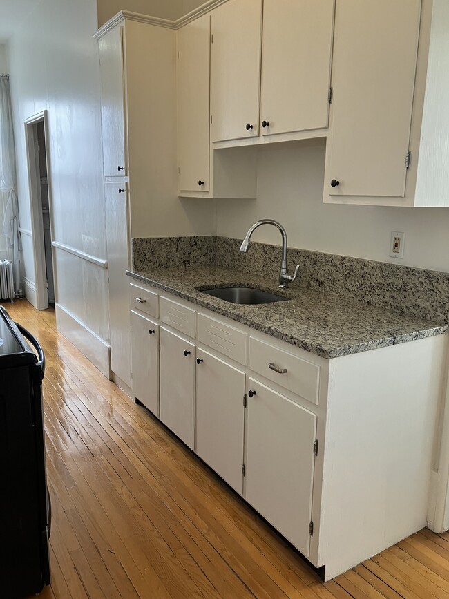 Building Photo - 31 Pleasant St Unit 1