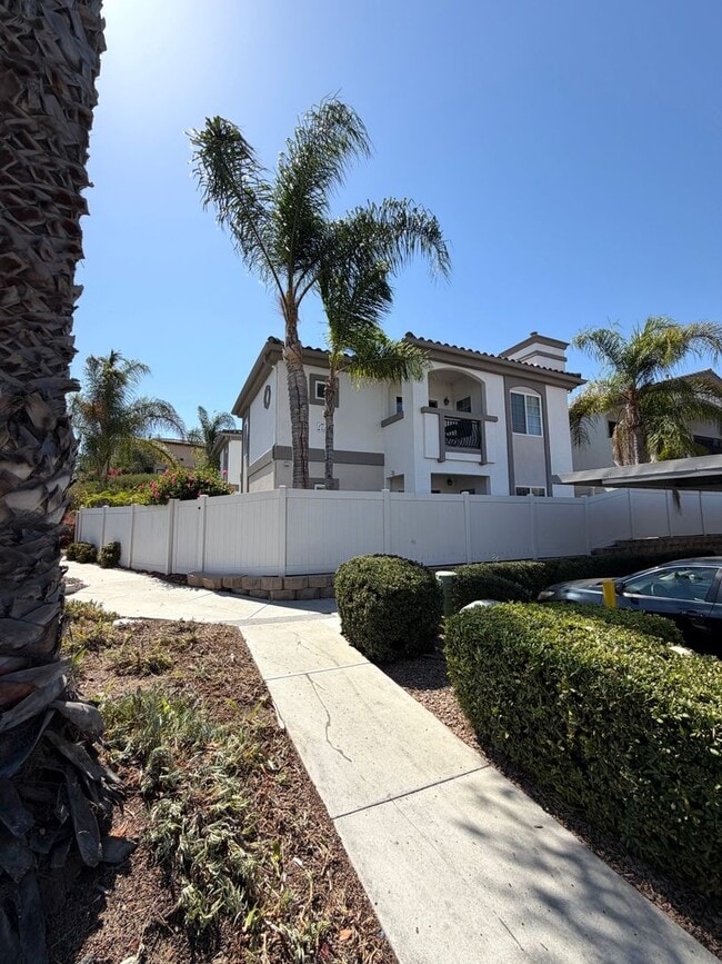 2723 Lake Pointe Dr