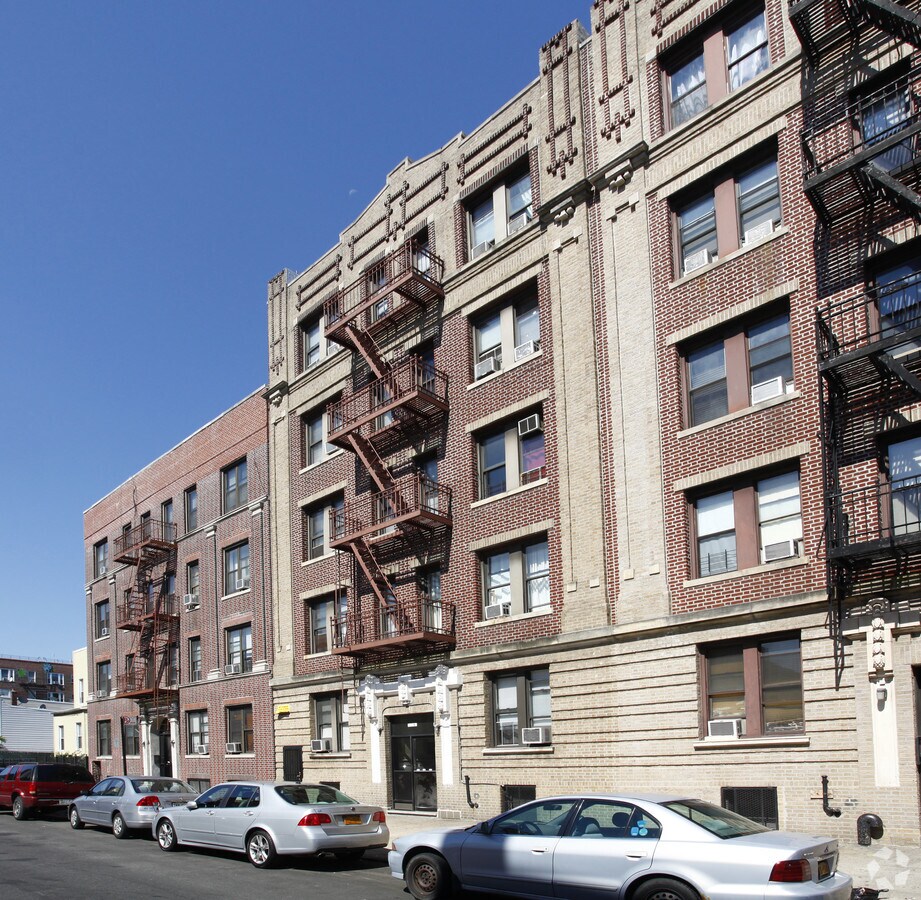 30-40 32nd - 30-40 32nd St Apartments