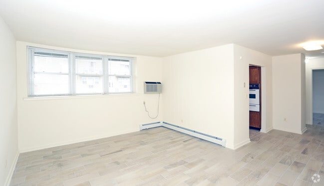 Interior Photo - Parkwood Gardens Rental