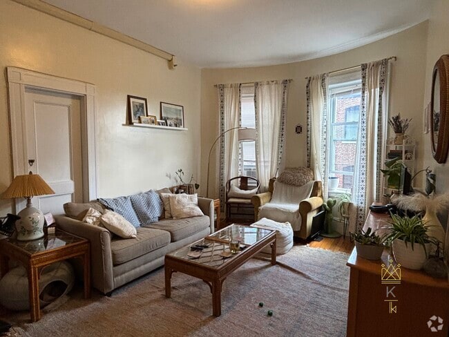 Building Photo - 1477 Beacon St Rental