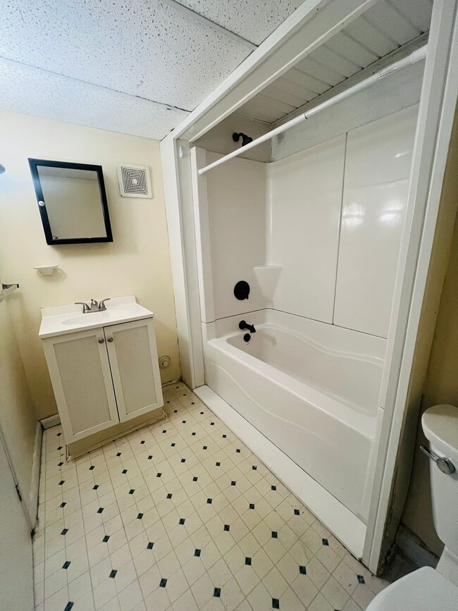 Photo - 207 S Union St Unit 207 1/2 South Union St #1