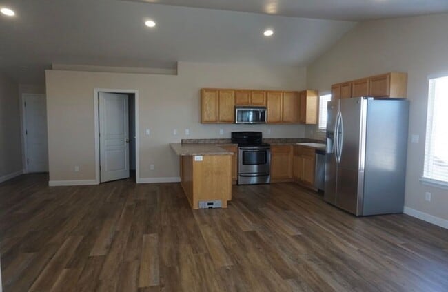 583 Spur Wy
