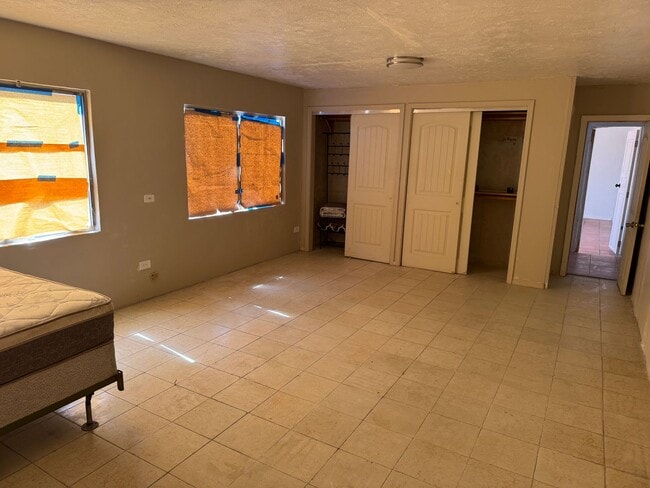 Photo - Centrally Located 1 Bedroom Studio Style R...