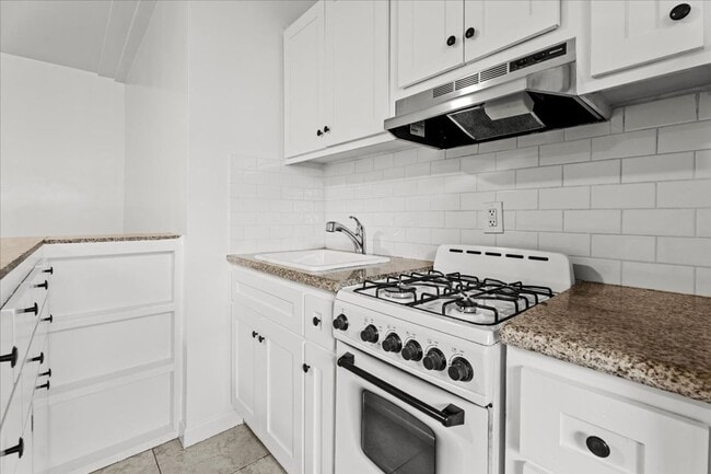 Photo - One Bedroom Unit In The Heart Of Koreatown! Unit 29-205