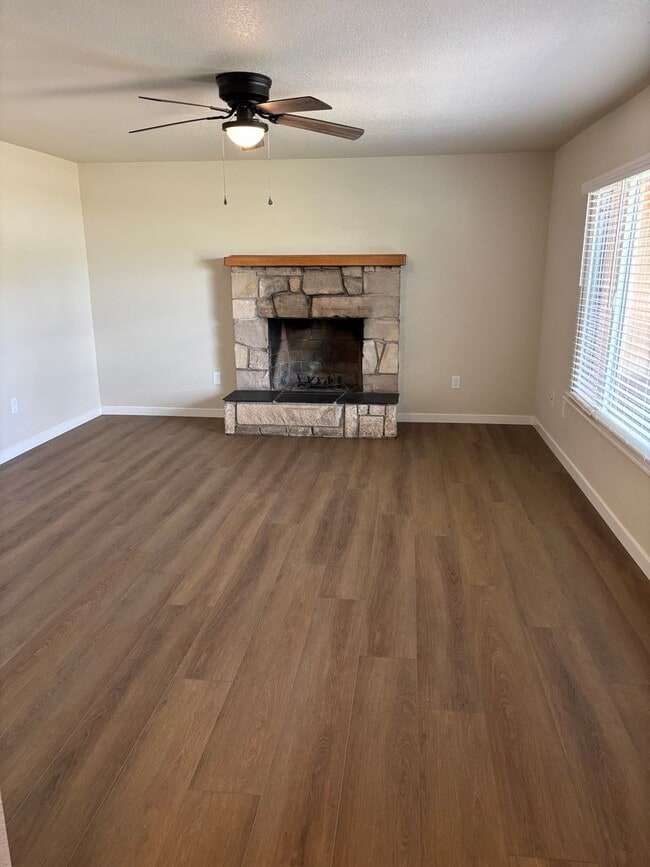 Photo - 3 BD 2 BA House in Yuba City! AVAILABLE NOW!!