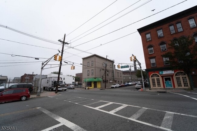 Photo - 331 Straight St Unit R11