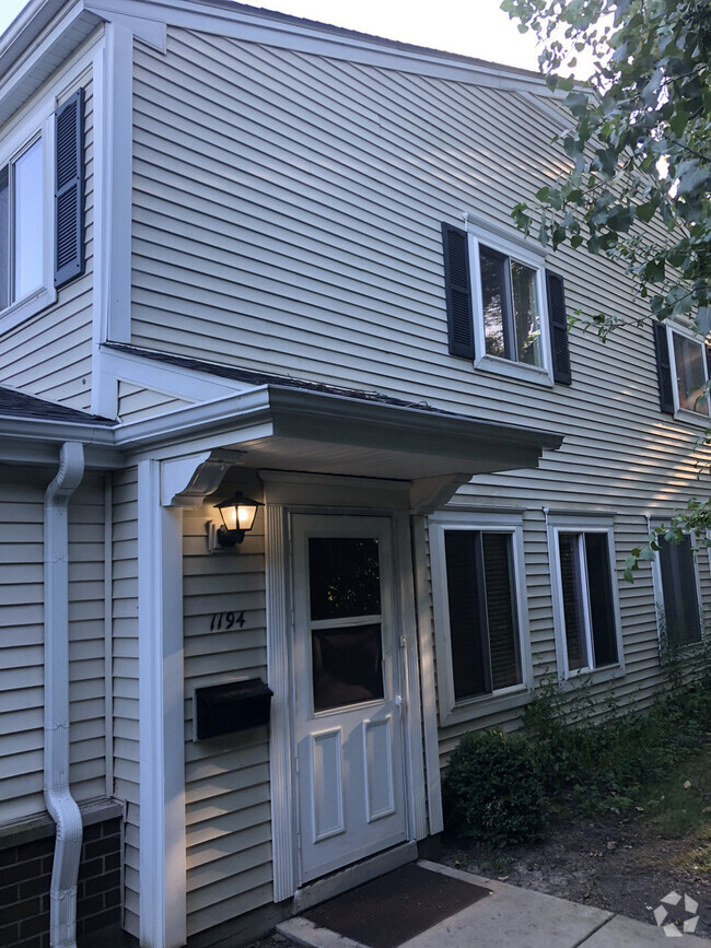 Building Photo - 1194 Cove Dr Rental